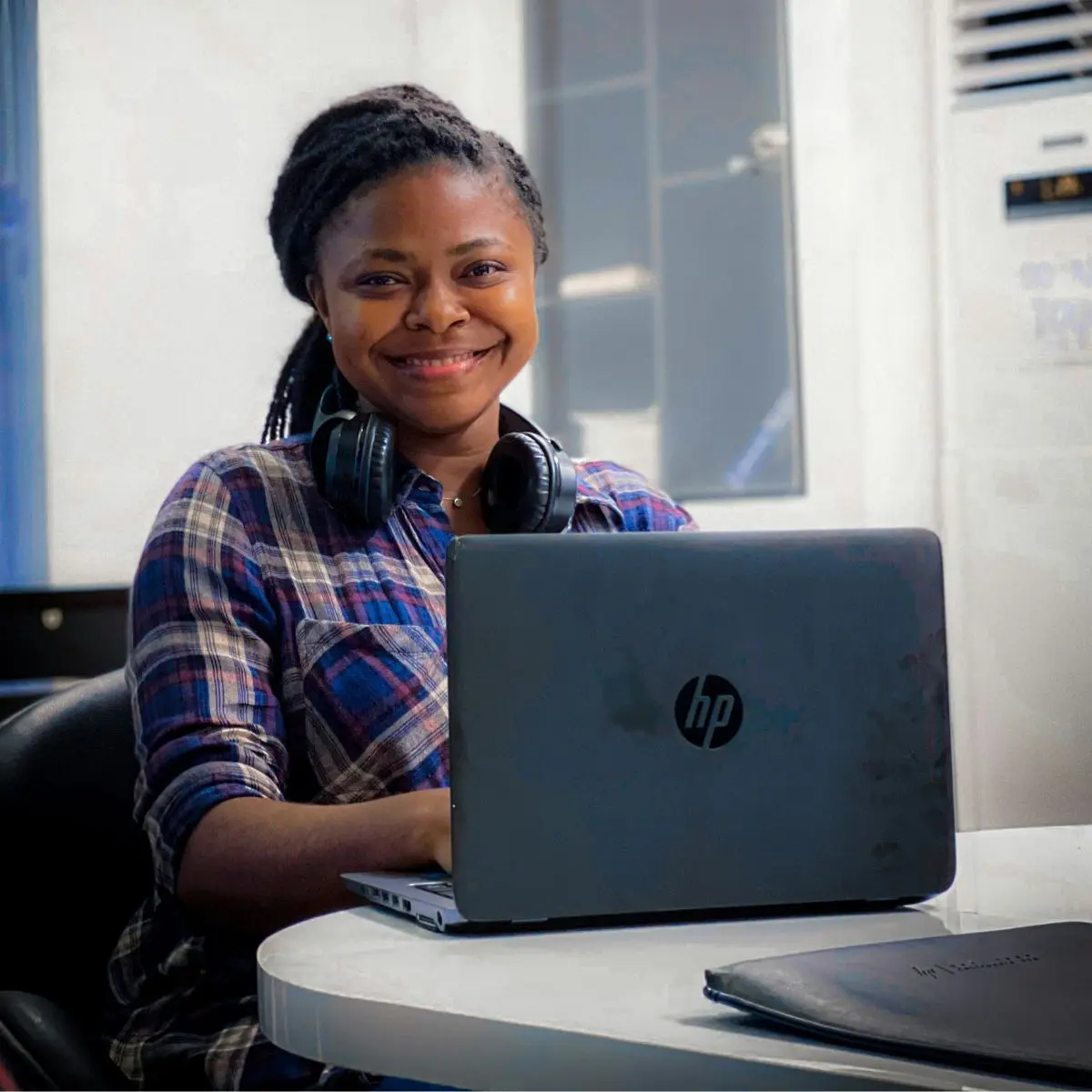 about_page_joon_digital_academy_image of a freelancer